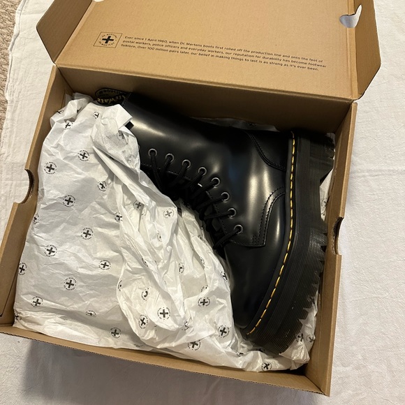 ❌SOLD❌ Dr Martens Jadon Hi Smooth Leather Black Boots - Picture 2 of 5